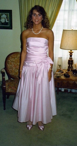 Joanna Schupe Interview - school prom dress.png